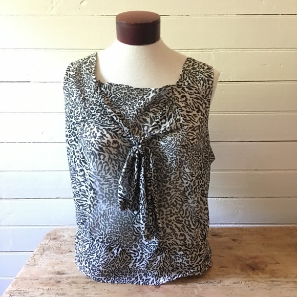H&M Mob Wife Sheer Leopard Animal Print Sleeveless Keyhole Tie Neck Blouse - Picture 2 of 9